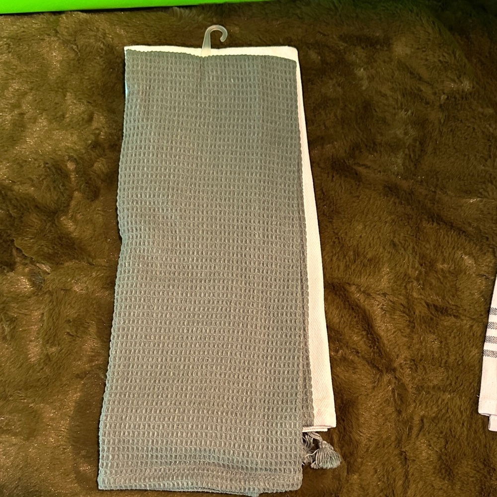 Colorful Text Hand Towels Set - Picture 3 of 9